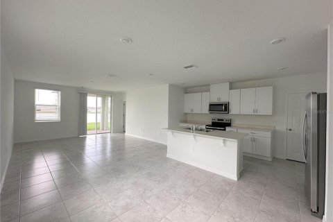 Villa ou maison à louer à Poinciana, Floride: 4 chambres, 201.41 m2 № 1905123 - photo 12