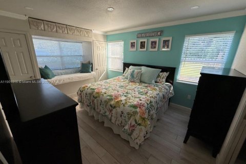 House in Okeechobee, Florida 3 bedrooms, 116.87 sq.m. № 1951524 - photo 10