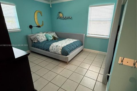 House in Okeechobee, Florida 3 bedrooms, 116.87 sq.m. № 1951524 - photo 13