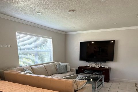 House in Okeechobee, Florida 3 bedrooms, 116.87 sq.m. № 1951524 - photo 8