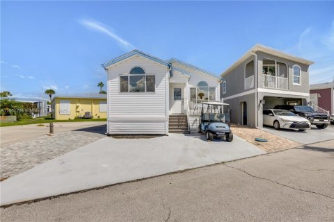 House in Jensen Beach, Florida 2 bedrooms, 83.89 sq.m. № 1466811 - photo 29