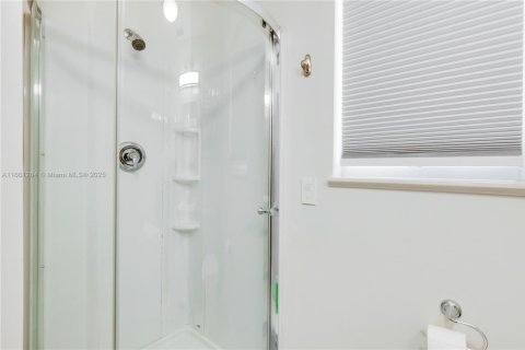 House in Jensen Beach, Florida 2 bedrooms, 83.89 sq.m. № 1466811 - photo 19