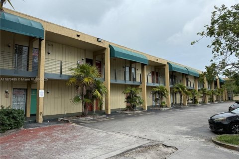 Immobilier commercial à Lauderhill, Floride № 2039325