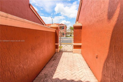 Adosado en alquiler en Doral, Florida, 3 dormitorios, 117.06 m2 № 2018386 - foto 26