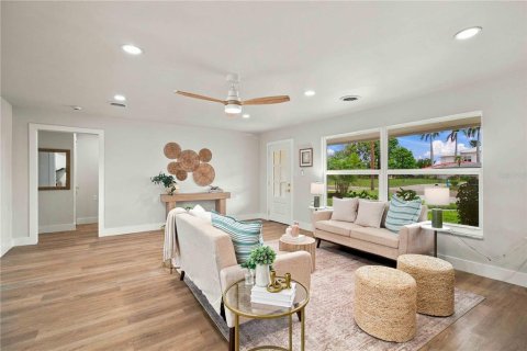 Villa ou maison à vendre à Bradenton, Floride: 3 chambres, 179.02 m2 № 2403556 - photo 12