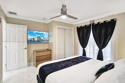 Villa ou maison à louer à Hollywood, Floride: 5 chambres, 232.26 m2 № 1979735 - photo 19