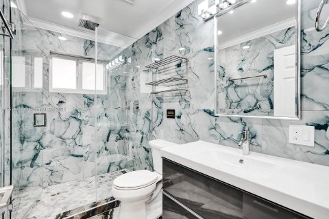 Villa ou maison à louer à Hollywood, Floride: 5 chambres, 232.26 m2 № 1979735 - photo 22