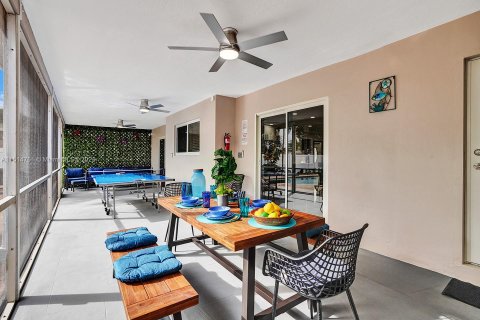 Villa ou maison à louer à Hollywood, Floride: 5 chambres, 232.26 m2 № 1979735 - photo 10