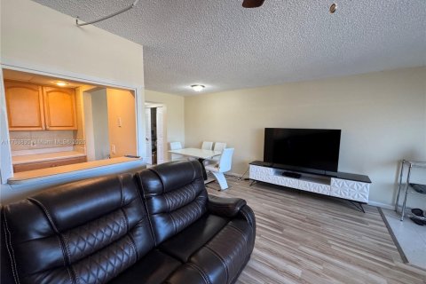Condominio en venta en West Palm Beach, Florida, 1 dormitorio, 71.91 m2 № 1937959 - foto 13