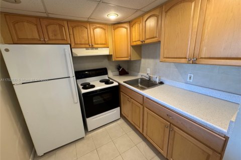 Condominio en venta en West Palm Beach, Florida, 1 dormitorio, 71.91 m2 № 1937959 - foto 2