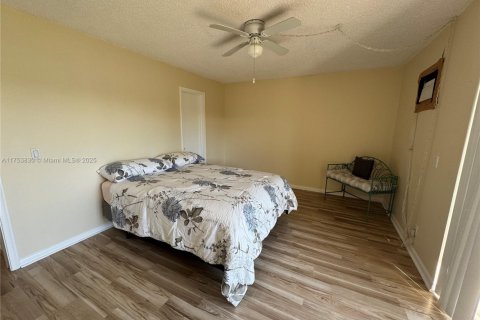 Condo in West Palm Beach, Florida, 1 bedroom  № 1937959 - photo 15