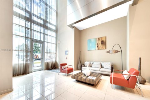 Condominio en alquiler en Miami, Florida, 1 dormitorio, 71.53 m2 № 1747985 - foto 20