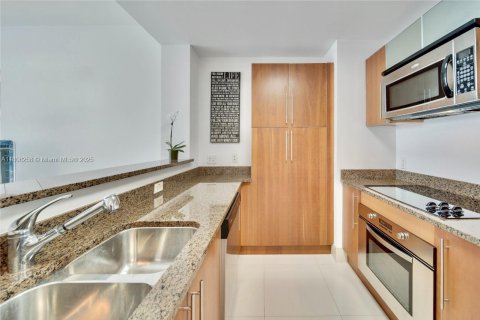 Condominio en alquiler en Miami, Florida, 1 dormitorio, 71.53 m2 № 1747985 - foto 7