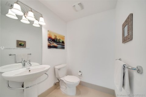 Condominio en alquiler en Miami, Florida, 1 dormitorio, 71.53 m2 № 1747985 - foto 13