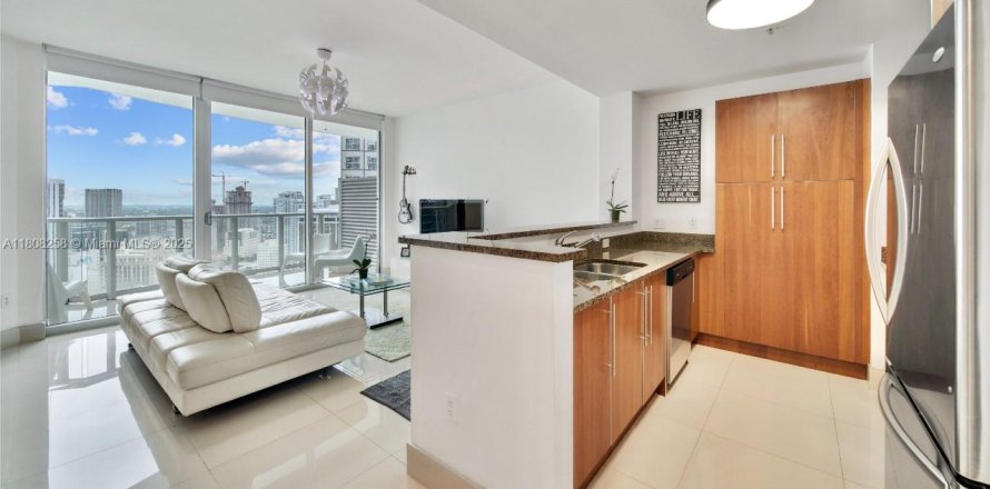 Condominio en Miami, Florida, 1 dormitorio № 1747985