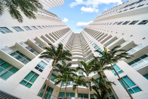 Condominio en alquiler en Miami, Florida, 1 dormitorio, 71.53 m2 № 1747985 - foto 30