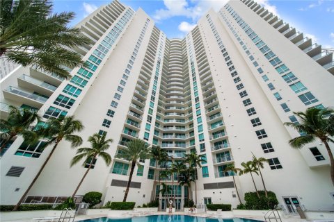 Condominio en alquiler en Miami, Florida, 1 dormitorio, 71.53 m2 № 1747985 - foto 29