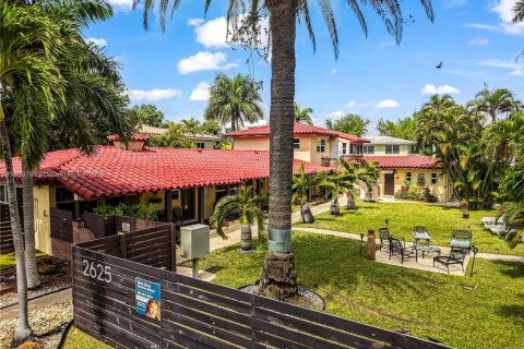 Propiedad comercial en venta en Fort Lauderdale, Florida № 2055160 - foto 5
