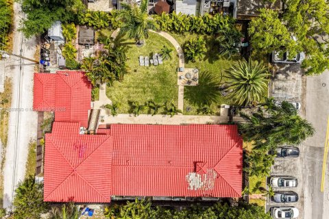 Propiedad comercial en venta en Fort Lauderdale, Florida № 2055160 - foto 13