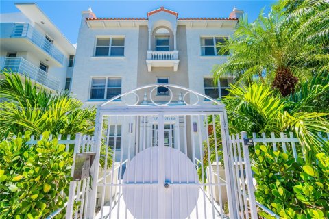 Condo in Miami Beach, Florida, 1 bedroom  № 2082671 - photo 4