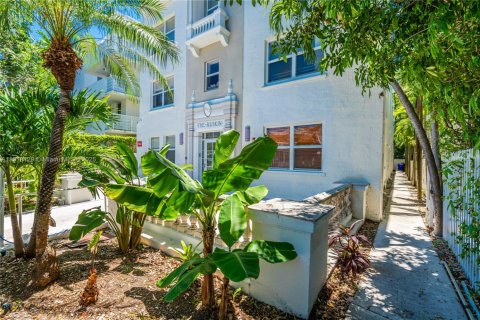Condo in Miami Beach, Florida, 1 bedroom  № 2082671 - photo 5