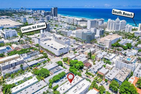 Condo in Miami Beach, Florida, 1 bedroom  № 2082671 - photo 2
