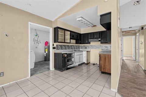 Condo in Orlando, Florida, 2 bedrooms  № 2368748 - photo 14
