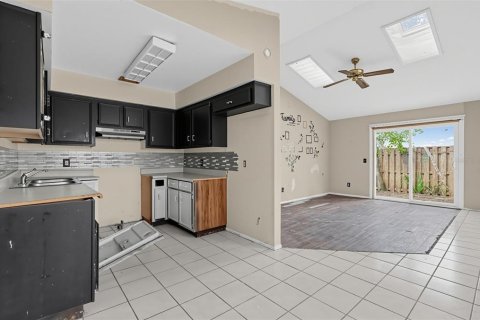 Condo in Orlando, Florida, 2 bedrooms  № 2368748 - photo 16