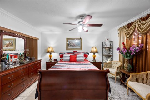 Casa en venta en Cutler Bay, Florida, 6 dormitorios, 204.2 m2 № 2001001 - foto 29