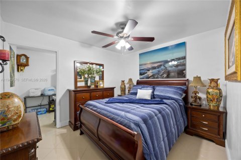 Casa en venta en Cutler Bay, Florida, 6 dormitorios, 204.2 m2 № 2001001 - foto 19