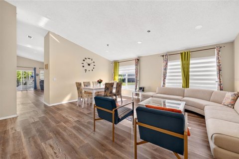 Villa ou maison à vendre à Lake Mary, Floride: 4 chambres, 179.21 m2 № 2403166 - photo 3