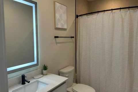 Townhouse in Clermont, Florida 3 bedrooms, 172.33 sq.m. № 2214151 - photo 13