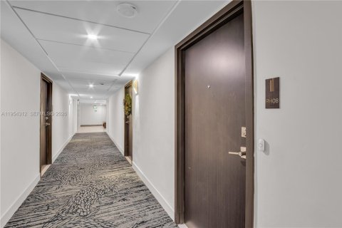 Condominio en alquiler en Coral Gables, Florida, 1 dormitorio № 2008333 - foto 12