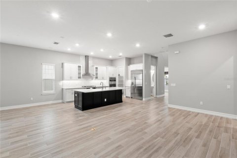 House in Ruskin, Florida 4 bedrooms, 270.62 sq.m. № 2218770 - photo 3