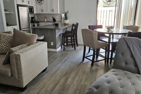 Townhouse in St. Lucie, Florida 2 bedrooms, 93.37 sq.m. № 2083461
