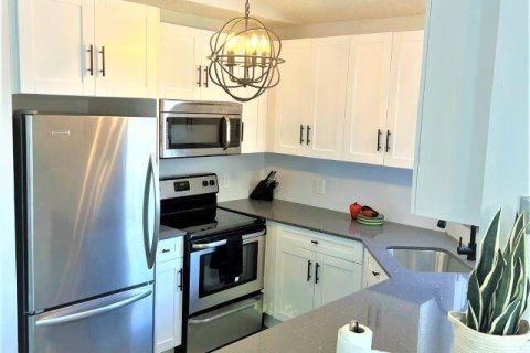 Townhouse in St. Lucie, Florida 2 bedrooms, 93.37 sq.m. № 2083461 - photo 8