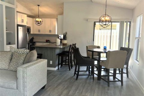 Townhouse in St. Lucie, Florida 2 bedrooms, 93.37 sq.m. № 2083461 - photo 7