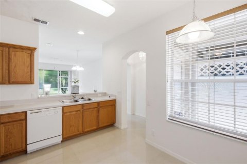 Adosado en alquiler en Tampa, Florida, 2 dormitorios, 115.2 m2 № 2284156 - foto 8