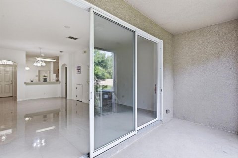 Adosado en alquiler en Tampa, Florida, 2 dormitorios, 115.2 m2 № 2284156 - foto 11