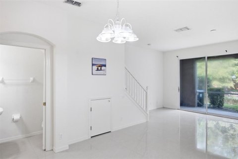 Adosado en alquiler en Tampa, Florida, 2 dormitorios, 115.2 m2 № 2284156 - foto 6