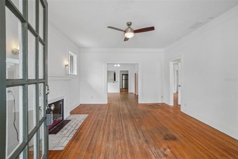 House in Lakeland, Florida 4 bedrooms, 134.15 sq.m. № 2221110 - photo 8