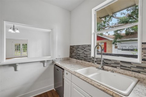 House in Lakeland, Florida 4 bedrooms, 134.15 sq.m. № 2221110 - photo 19