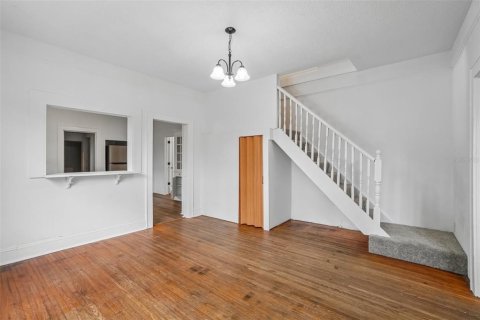 House in Lakeland, Florida 4 bedrooms, 134.15 sq.m. № 2221110 - photo 14