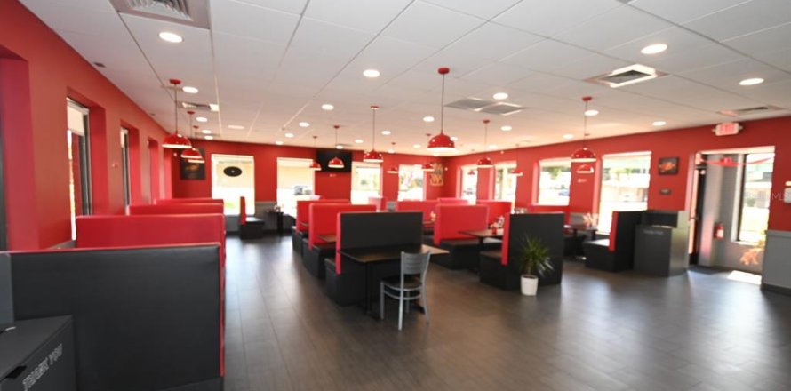 Commercial property in Orlando, Florida 350.52 sq.m. № 2391029