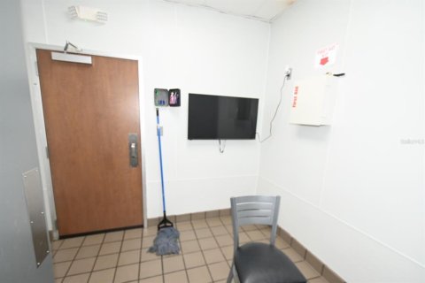 Commercial property in Orlando, Florida 350.52 sq.m. № 2391029 - photo 21