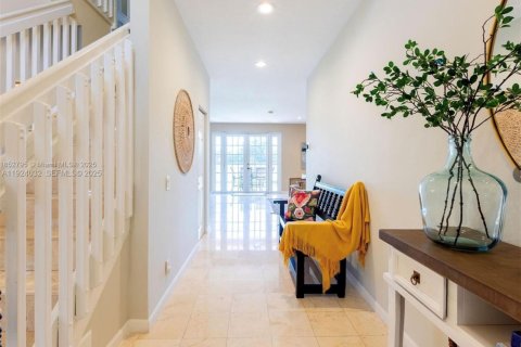 Снять в аренду виллу или дом в Уэстон, Флорида 5 спален, 287.25м2, № 1982408 - фото 3