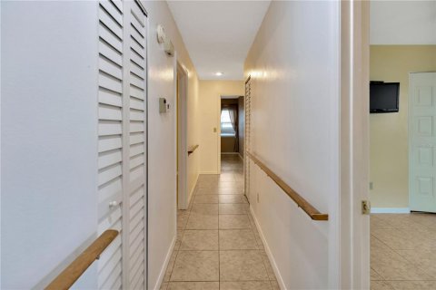House in Sun City Center, Florida 2 bedrooms, 139.63 sq.m. № 1761420 - photo 16