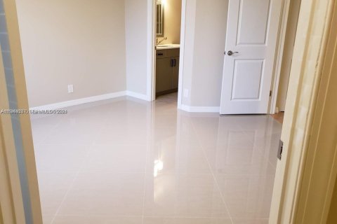 Condominio en venta en Oakland Park, Florida, 2 dormitorios, 82.68 m2 № 2000386 - foto 5