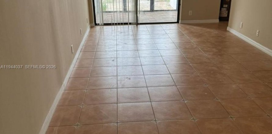 Condominio en Oakland Park, Florida, 2 dormitorios  № 2000386