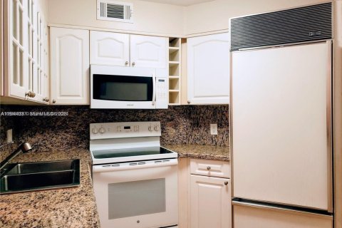 Condominio en venta en Oakland Park, Florida, 2 dormitorios, 82.68 m2 № 2000386 - foto 3